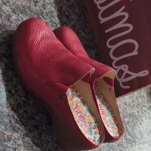 Alegria Red Women's Mules